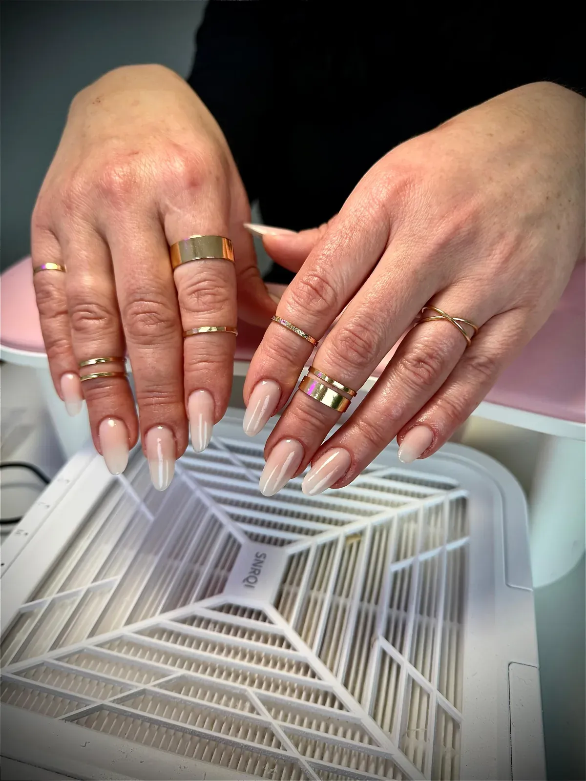 Soft nude almond gel nails by Bärli Nails in Neuhausen am Rheinfall